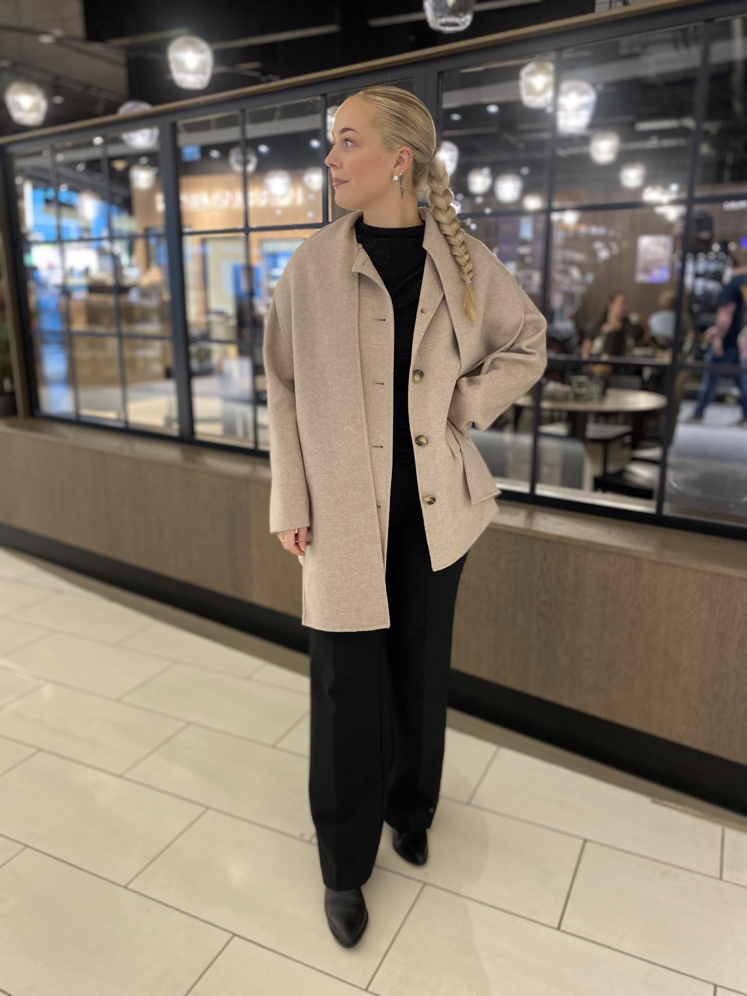 Pam Jakke - Beige/ Sandshell